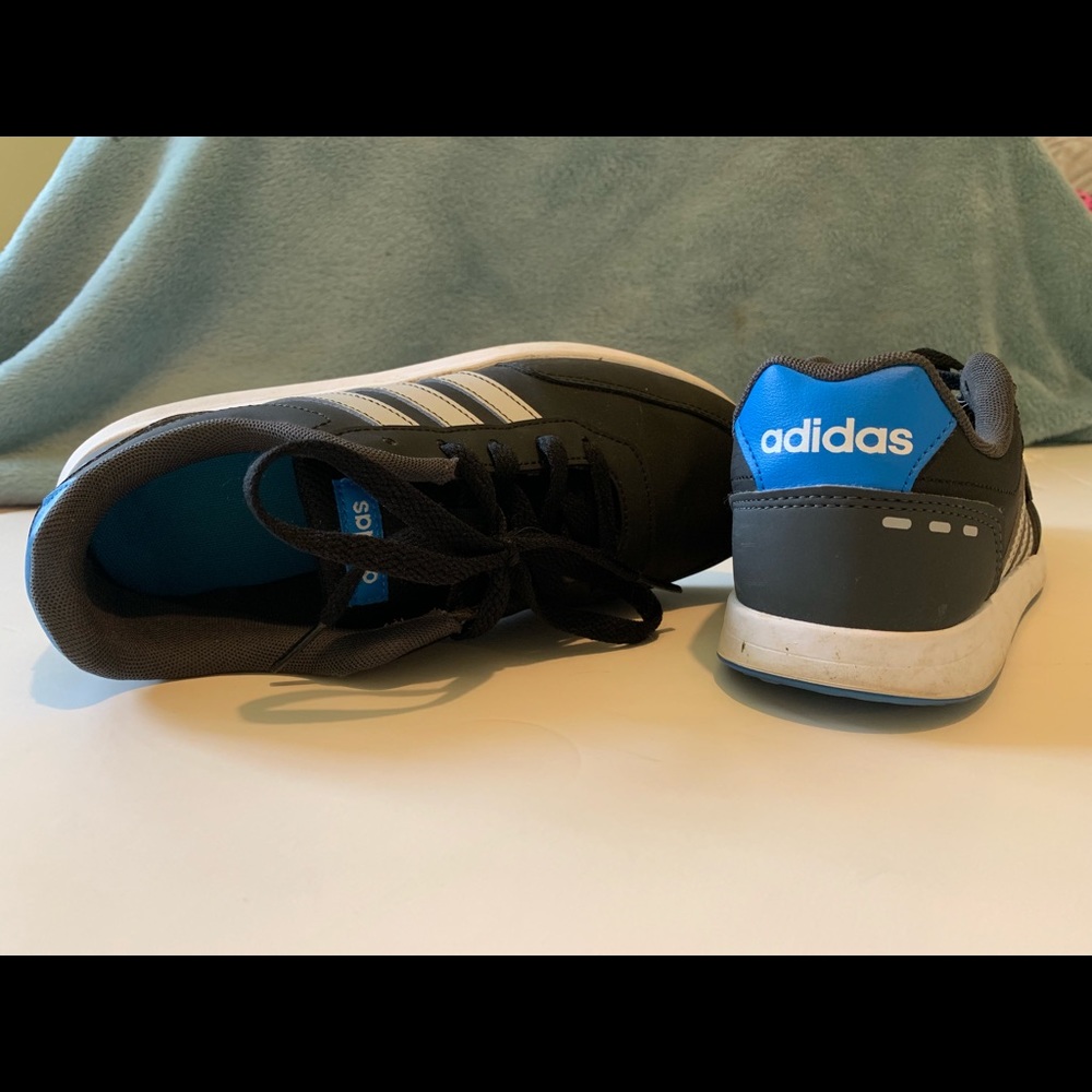 Adidas basic shoes - Picture 4 of 6
